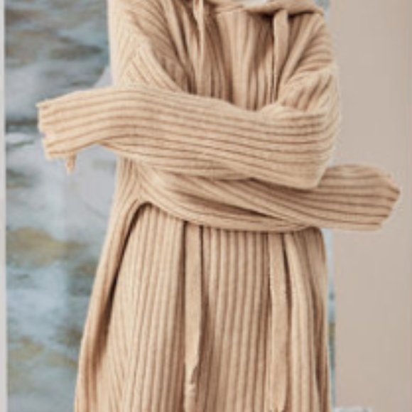 Hooded sweater